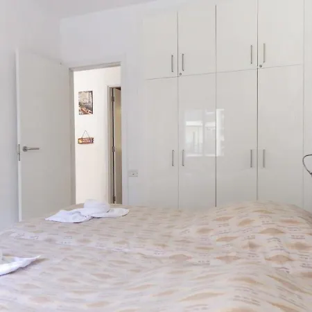 Apartmán 1 Bed Aptin Quiet Area Of Cristiano K105